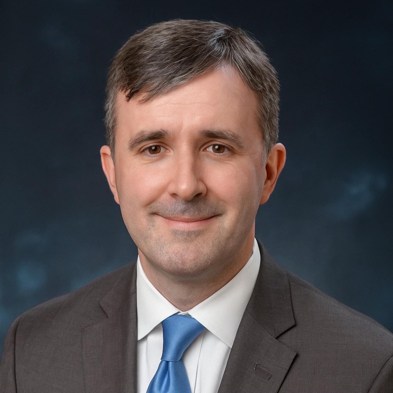 Portrait of Russell Richards.