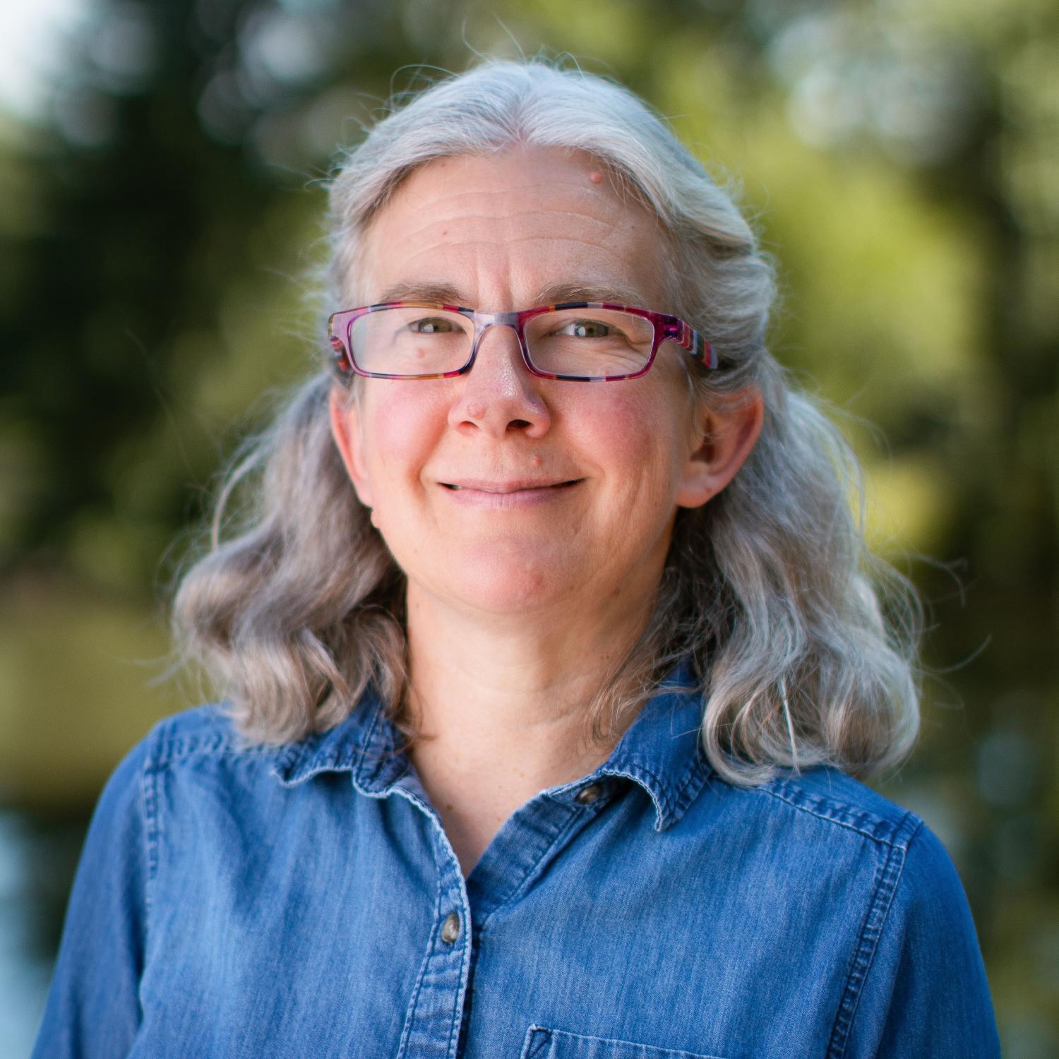 Portrait of Taryn Hanson.